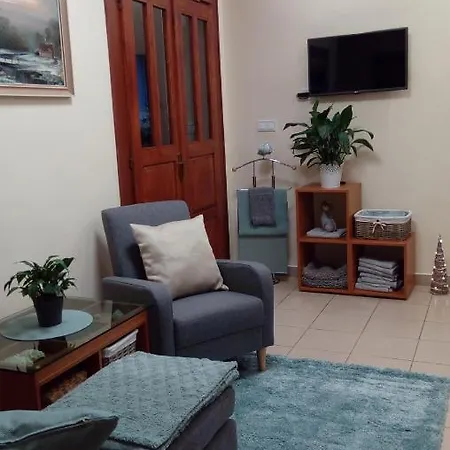 Diana Apartmanhaz דירה *