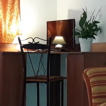 Diana Apartmanhaz קסזטלי