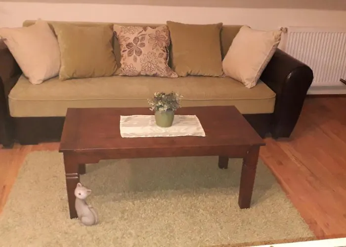 Diana Apartmanhaz Кестхей